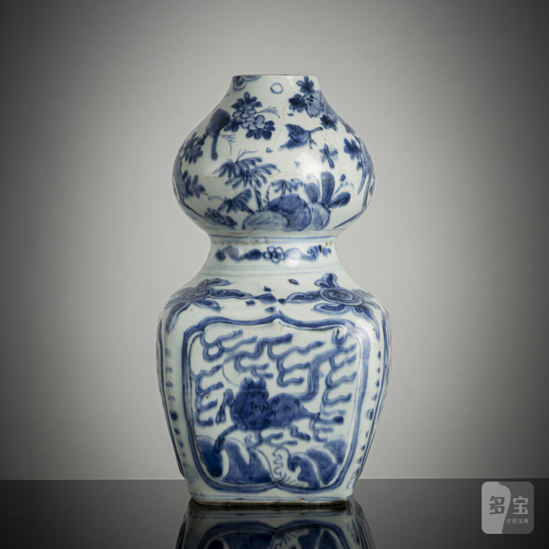 A double gourd vase with underglaze blue decoration of leaping horses over waves, flowers and fruits - 图1